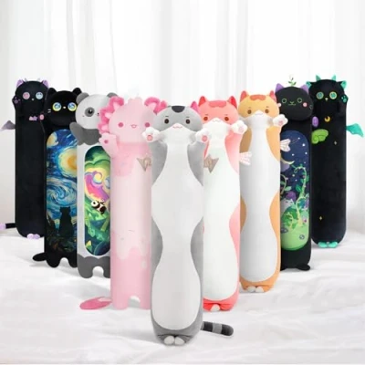 Image de Mewaii Mignon Chat en Peluche Coussin Long Oreiller d&#039;animaux Poupée Jouets Kawaii Moelleux Confort pour Cadeau Les Enfants de 3 Ans et Plus(70CM,Le Noir)