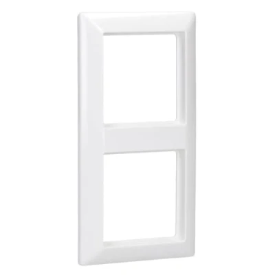 Image de Jung x2 Cadre blanc alpin AS582WW