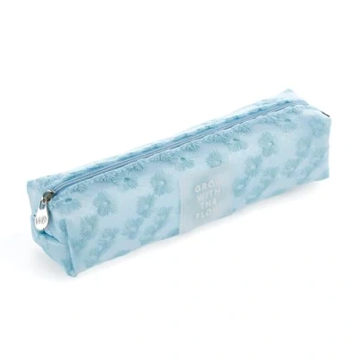 Image de Miquelrius Trousse Ovale avec Fleurs brodées, 1 Compartiment, Dimensions 200 x 45 mm, matériau Polyester, Fermeture éclair, poignée métallique, Bleu, Portable Bleu