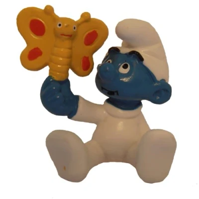 Image de Schleich Figurine Les Schtroumpfs Bébé schtroumpf avec Un Papillon (20218)