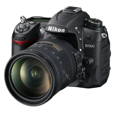 Image de Nikon D7000 Appareil photo numérique Reflex 16.2 Kit Objectif AF S DX VR II 18 200 mm Noir