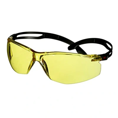 Image de 3M SecureFit 500 Lunettes de sécurité, monture noire, revêtement antibuée/antirayure Scotchgard (K&amp;N), optique jaune, SF503SGAF BLK EU