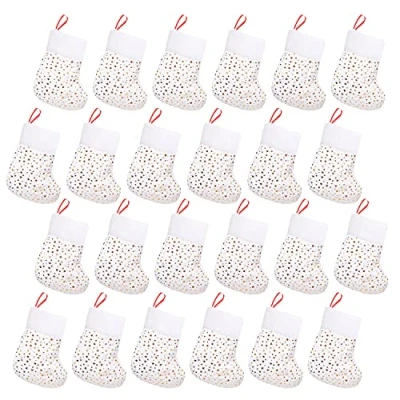 Image de BELLE VOUS Chaussette de Noel (Lot 24) Chaussettes Blanches 24 cm a Suspendre pour Cheminée, Deco avec des Motifs d’Etoiles Dorées