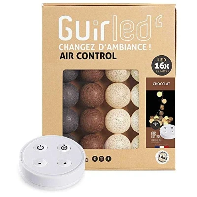 Image de GuirLED Guirlande lumineuse boules coton LED USB Télécommande sans fil Veilleuse bébé 2h Adaptateur secteur double 2A inclus 4 intensités 16 1.6m Chocolat