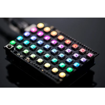 Image de Adafruit NeoPixel Shield for Arduino 40 RGB LED Pixel Matrix