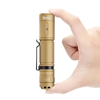 Image de WUBEN C3 Lampe Torche LED Rechargeable, 1200 Lumens de Poche Ultra Puissante, Tactique IP68 Étanche USB C, 6 Modes pour Extérieur Camping Randonnée Urgence