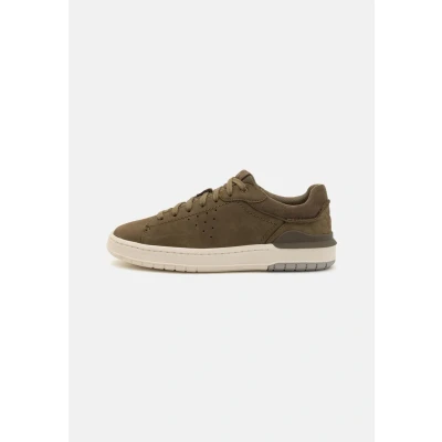 Image de Clarks COURTLITE2 RUN Baskets basses, Homme, Taille: 42, Olive Nubuck