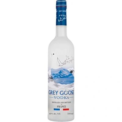 Image de Vodka premium 100 % française, GREY GOOSE est exclusivement fabriquée à partir d’ingrédients français : du blé de Picardie et l’eau source naturelle Charente. 40 vol. d’alc., 35cl / 350 ml