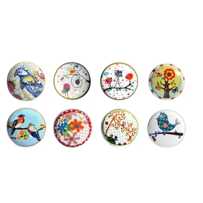 Image de Ensemble de 8 Poignées céramique avec designs d&#039;oiseaux, peint à la main. Tireurs main pour armoires, tiroirs et confortables. classiques 40 mm diamètre.