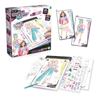 Image de Canal Toys Tablette Lumineuse Mode avec Kit Créatif Complet Table Dessin LED Crayons, Pochoirs et Stickers Set Design Vêtements Accessoires pour Enfants