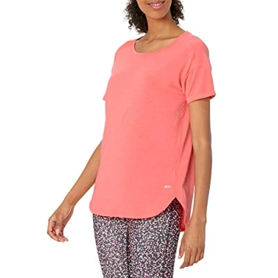 Image de Amazon Essentials T shirt Studio léger à col rond, coupe décontractée (grandes tailles disponibles) Femme, Rose Vif, S