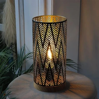Image de JHY DESIGN Lampe de table 28cm équipé d&#039;une minuterie 6 heures chambre salon bureau abats jour et pieds led fer forgé avec base en bois cylindrique sculptée moderne pour salon(motif W)
