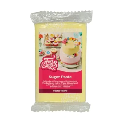 Image de FunCakes Pâte à Sucre Pastel Yellow: facile utiliser, lisse, flexible, douce et pliable, parfaite pour la décoration de gâteaux, halal, casher sans gluten. 250 g