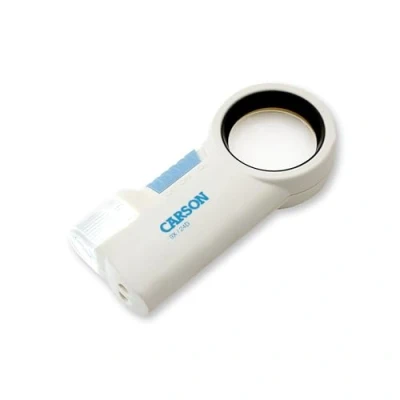 Image de Carson MagniFlash loupe, grossissement de 9x, avec une lentille surface asphérique et fonction éclairage par LED (CP 32)