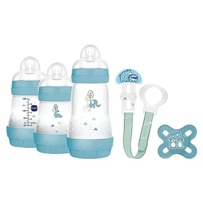 Image de MAM Welcome To The World, Coffret cadeau avec 3 Biberon Easy Start Anticolique, Sucette Nano, Clip It &amp; Cover, étui porte tétine, bleu clair