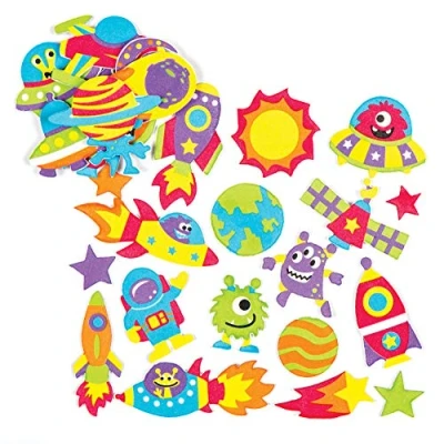 Image de Autocollants créatifs et éducatifs du système solaire en mousse, que les enfants pourront utiliser pour décorer embellir objets de loisirs sur le thème l&#039;espace.