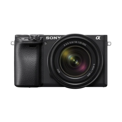 Image de Sony Alpha 6400 Appareil Photo Numérique Hybride APS C en kit avec l&#039;Objectif Zoom E 18 135mm f/3.5 5.6 OSS ( 24,2 MP, AF 0.02s, Suivi des Yeux, 4K HLG, Ecran Selfie Vlogging ) (ILCE6400, A6400)