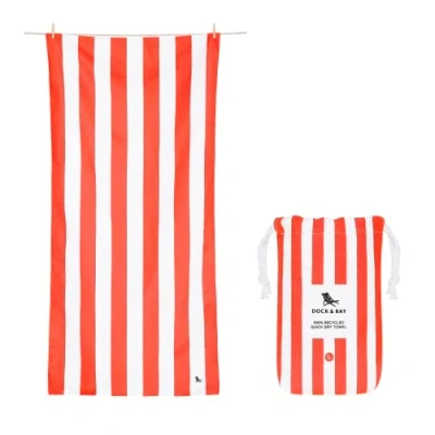 Image de Dock &amp; Bay Serviette de Plage Séchage Rapide, sans Sable Compacte, Légère 100% Recyclée Contient Un Sac Cabana Waikiki Coral Red, Extra Large (200x90cm, 78x35)