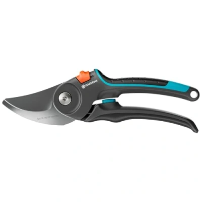 Image de GARDENA Ciseaux PremiumCut Pro en bois vert, Bypass, 24 mm de diamètre coupe