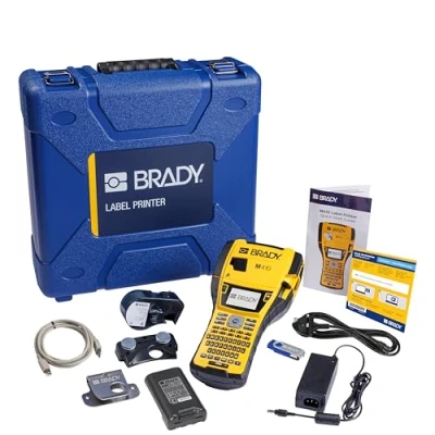 Image de Brady M410 Kit Étiqueteuse Portable Machine à Étiquettes Industrielle pour Environnements Difficiles Mallette, Cordon d&#039;alimentation EU et 1 Cartouche d&#039;Étiquettes Inclus Remplace BMP41