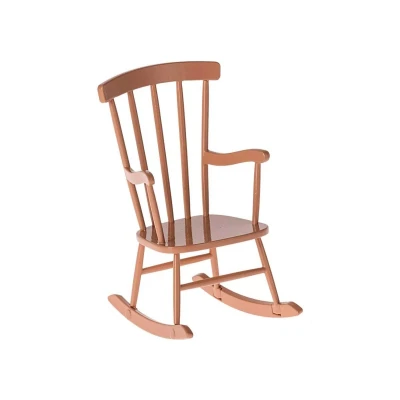 Image de Maileg chaise à bascule pour maison de poupée poudre foncée 11 cm