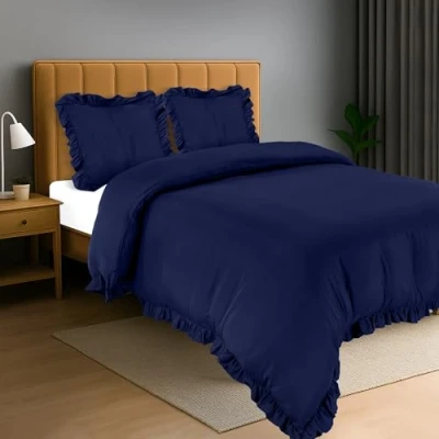 Image de Utopia Bedding Housse de Couette à Volants 200x200 cm avec 2 Taies d&#039;oreiller 80x80 (Bleu Marine) Parure Lit Ensembles Housses en Microfibre brossée Douce