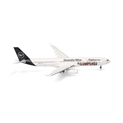 Image de Herpa Maquette Avion Lufthansa Airbus A330 300 Fanhansa Diversity Wins D AIKQ, echelle 1/200, Model, pièce de Collection, d&#039;avion Con Support, Figurine Plastique