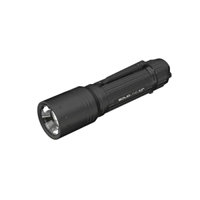 Image de Solidline ST 8R Lampe de poche LED super lumineuse focalisable, rechargeable, 600 lumens, portée d&#039;éclairage 300 m, autonomie 60 heures, batterie, système charge flottante, clip et