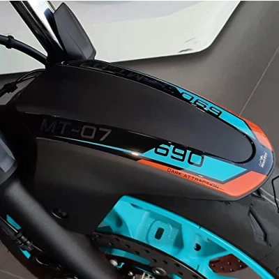 Image de Resin Bike Autocollant Moto Compatibles avec Yamaha MT 07 2022 Cyan Storm. Protection Plaque de Direction Contre Les Chocs et Éraflures. 3D Résinés Fabriqué en Italie