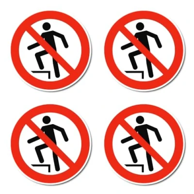 Image de Interdiction de monter : P019 DIN EN ISO 7010 / ASR A1.3 Autocollants Ø 7,5 cm