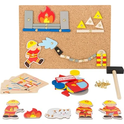 Image de small foot 10581 Jeu de marteau &quot;Pompiers&quot; en bois, tableau liège avec motifs pompiers pour marteler, à partir 6 ans