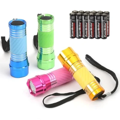 Image de EverBrite Jeu de Lampe Poche LED 4 Pièce Torche avec Poignée Brillée pour Travail Cyclisme Camping Lecture Promenade Randonnée 12 x AAA Piles Incluses