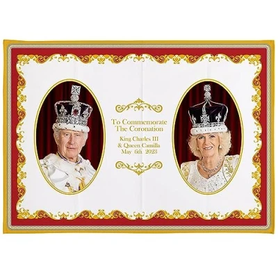 Image de The Leonardo Collection LP18257 Torchon commémoratif pour Couronnement Sa Majesté le Roi Charles III et la reine Camilla Cadeau Coton Multicolore