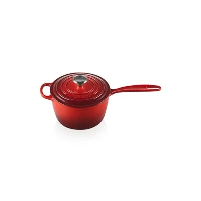 Image de Le Creuset Casserole en Fonte Émaillée Signature avec Poignée Thermorésistante et Couvercle, 18 cm, 2,2 L, Cerise, 21181180602430