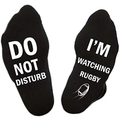 Image de SoulQ Chaussettes en tricot avec inscription « Do Not Disturb, I&#039;m Watching Rugby » Noir Taille Unique