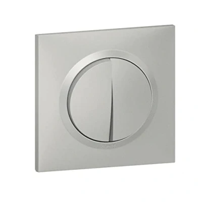 Image de Legrand Double interrupteur ou va et vient dooxie 10AX 250V livré avec plaque carrée alu