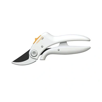 Image de Fiskars Sécateur à lame franche bypass P57 pour branches tendres jusqu&#039;à Ø 2 cm, Longueur : 18 Poids: 140 g, Blanc/Orange, FiberComp/Acier, Light, 1026916