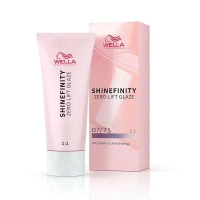 Image de Wella Coloration Professionals ShineFinity Zero Lift Glaze 07/75 Raspberry Latte