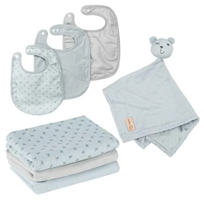 Image de roba Coffret Cadeau Naissance Garçon Lil Planet 7 pcs : 3 Bavoirs + 1 Serviette Doudou Couches Lavables Certifié GOTS et OEKO TEX Bleu Clair