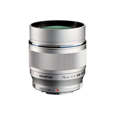 Image de Olympus M.Zuiko Objectif Digital ED 75mm F1.8, focale fixe lumineuse, compatible tout appareil Micro 4/3 (modèles OM D &amp; PEN, série G de Panasonic), Argent