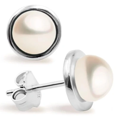 Image de Femme Boucles d&#039;Oreilles Perles, Perles de Culture d&#039;Eau Douce Bouton 6 7 mm avec un Monture Cercle Argentée Secret &amp; You Montages en argent sterling 925 vec gros écrous.