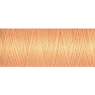 Image de Gutermann Fil à coudre en polyester, 100 m, abricot pâle (0979)
