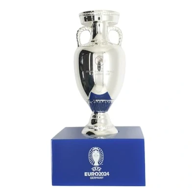 Image de UEFA Euro 2024 AMBALLCOM Réplique du Trophée 3D sur le Podium avec logo Différentes Tailles Multicolore (100mm)