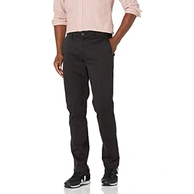 Image de Amazon Essentials Pantalon Chino en Tissu Stretch Confortable Délavé Coupe Athlétique (Déjà Goodthreads) Homme, Noir, 40W / 36L