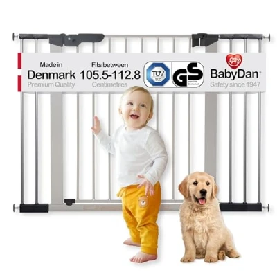 Image de BabyDan Grille de porte/barrière d&#039;escalier à fixer 105,5 112,8 cm Fabriquée au Danemark et certifiée TÜV GS Couleur : argenté/noir