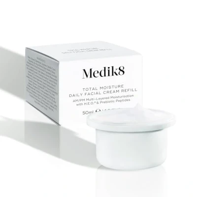 Image de Medik8 Total Moisture Daily Facial Cream™ Recharge Pod Hydratant à l&#039;acide hyaluronique, Crème pour le visage de jour et nuit, Hydratation instantanée durable cliniquement prouvée Sans parfum
