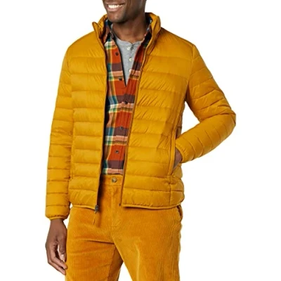 Image de Amazon Essentials Doudoune Imperméable Légère Et Compacte (Disponible en Grande Taille) Homme, Jaune Doré, XL