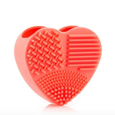 Image de InnovaGoods® Nettoyeur de pinceaux maquillage Heart, nettoie les manière efficace et simple, design élégant facile à utiliser, idéal pour le soin la peau.