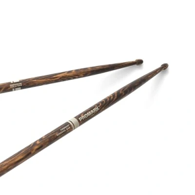Image de ProMark FireGrain Hickory Rebound 5AB Drumsticks Durabilité améliorée pour une batterie intense Pointe en bois de gland Conception équilibrée 1 Paire