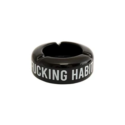 Image de Fisura Cendrier original noir avec message &quot;f*cking habit&quot;. d&#039;extérieur une phrase amusante. Cendier design fabriqué en céramique. Mesures : 10 x 4 centimètres.